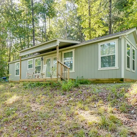 Cozy Demorest Cottage With Private Fishing Lake
